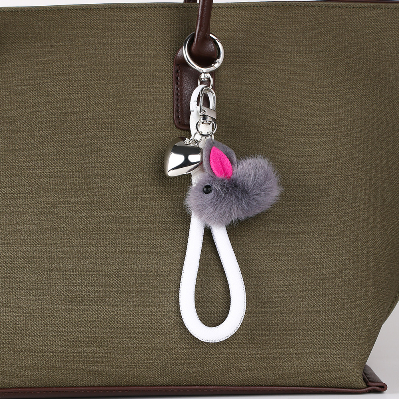 Plīša kaķēna piekariņš telefonam, roku darbs, animācijas motīvs, aksesuārs ziemas 2025 izlaidumam