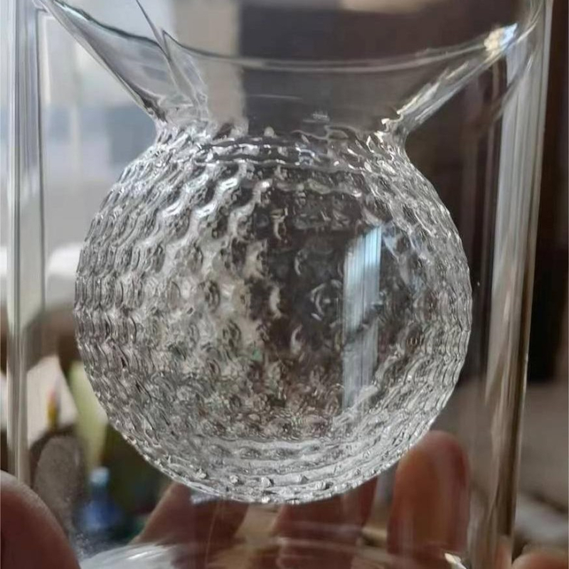 Dviejų sienelių borosilikatinio stiklo puodelis su rankena, atsparus temperatūrai, rankų darbo