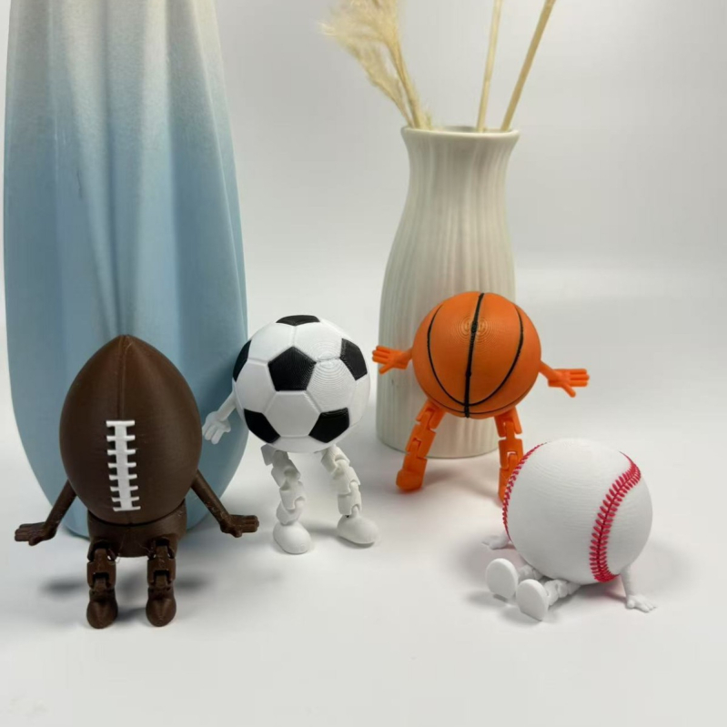 Sėdinti figūrėlė kaip papuošalas su šešiais sportais: futbolas, krepšinis, regbis, golfas, beisbolas, tinklinis • 3D spausdinimas PLA • Šiuolaikinio meno stilius