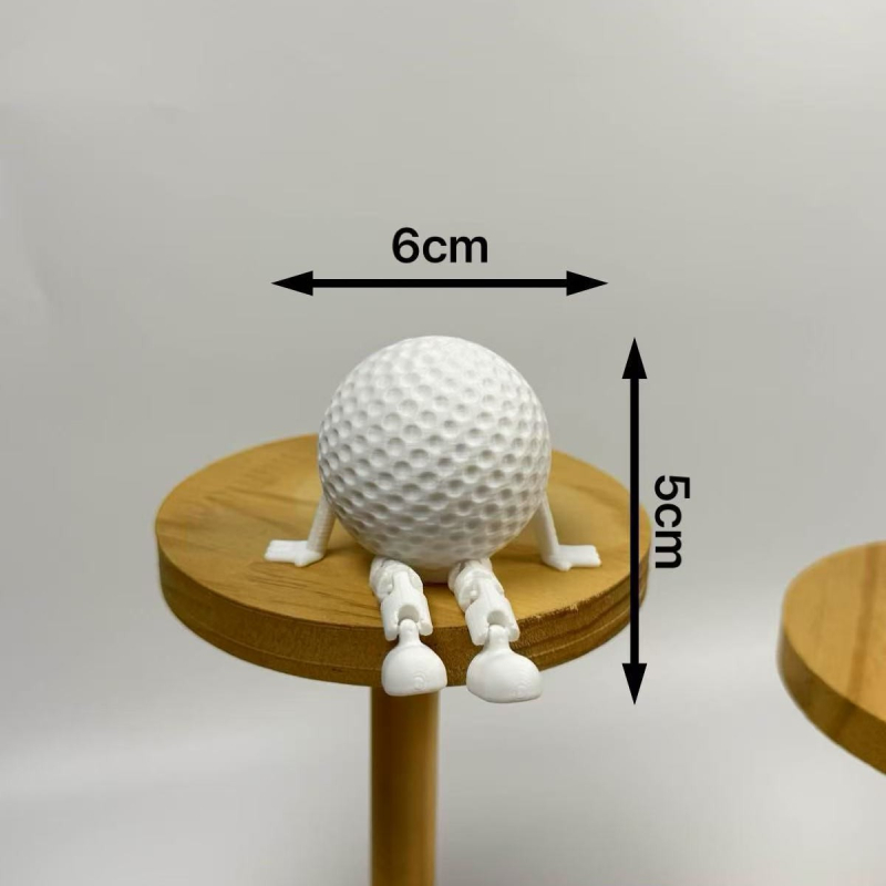 Sėdinti figūrėlė kaip papuošalas su šešiais sportais: futbolas, krepšinis, regbis, golfas, beisbolas, tinklinis • 3D spausdinimas PLA • Šiuolaikinio meno stilius