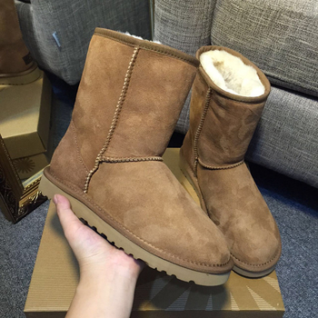 Unisex žieminiai sniego batai, viršutinė dalis – veršienos oda, vidutinio ilgio blauzdos, TPR padas, vidinė pūkų apdaila, dirbtinės vilnos įdėklas