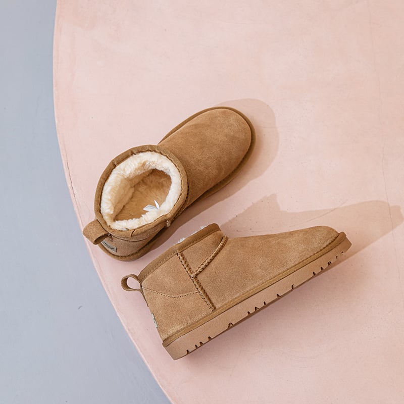 Unisex žieminiai sniego batai, viršutinė dalis – veršienos oda, vidutinio ilgio blauzdos, TPR padas, vidinė pūkų apdaila, dirbtinės vilnos įdėklas