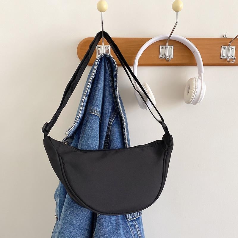 Ženska crossbody torbica od pletenog materijala, mala kvadratna torba, vodoravni oblik, zatvarač, poliester podstava