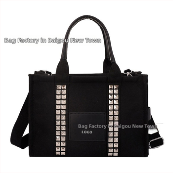 PU tote táska – cipzár, vászon bélés, vízszintes négyzet alak, mobiltelefon zseb, egy vállpánt