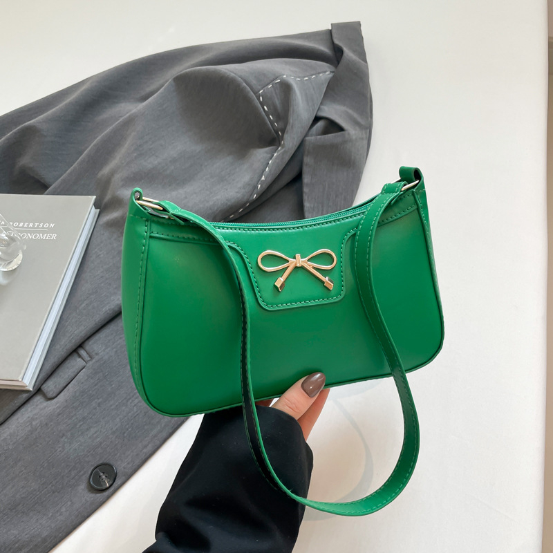 PU plecu soma ar rāvējslēdzēju, horizontāla kvadrāta forma, pilsētas minimālisms, poliestera iekšējā odere, viena pleca siksna, baguette stila sieviešu soma, pavasaris 2025