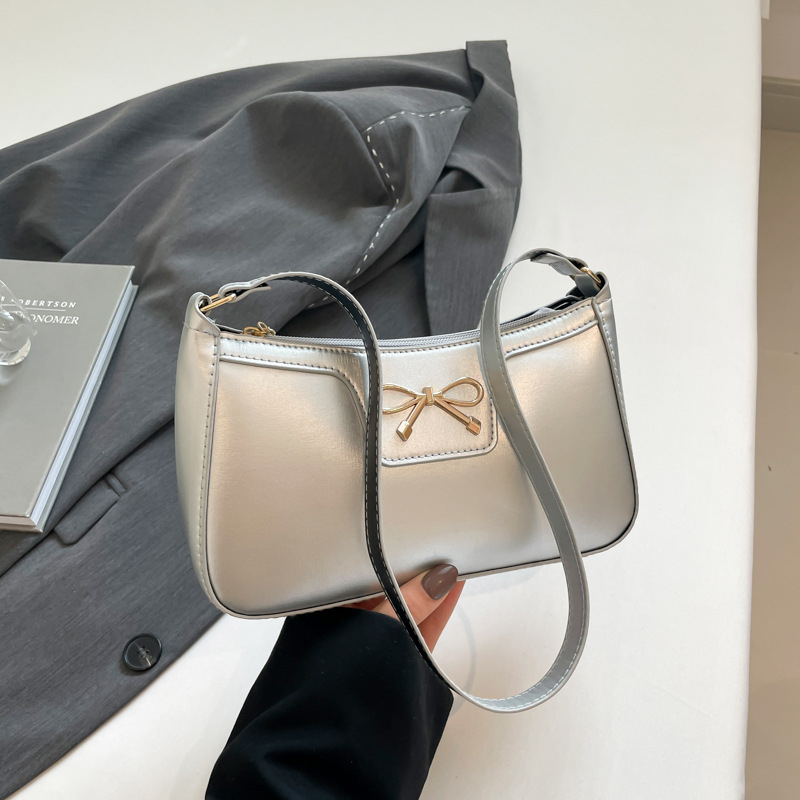 PU plecu soma ar rāvējslēdzēju, horizontāla kvadrāta forma, pilsētas minimālisms, poliestera iekšējā odere, viena pleca siksna, baguette stila sieviešu soma, pavasaris 2025