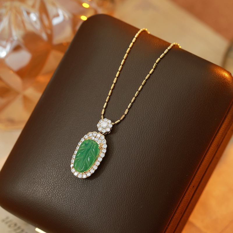 Colier cu labă de pisică din cristal natural, pandantiv geometric, placat cu aur adevărat, stil lux discret, iarna 2025