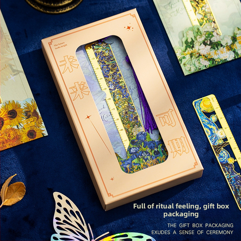 Metallist raamatumärk väljalõigatud kujundusega ja integreeritud mõõtmisvahendiga, Keelatud Linna stiil