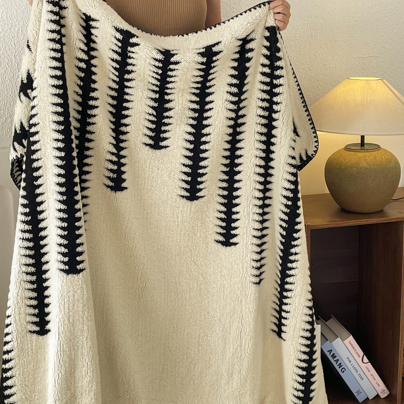 Одеяло от коралов флийс, геометричен модел, за зимно ползване, тегло 1000 г, свиване 2–5%