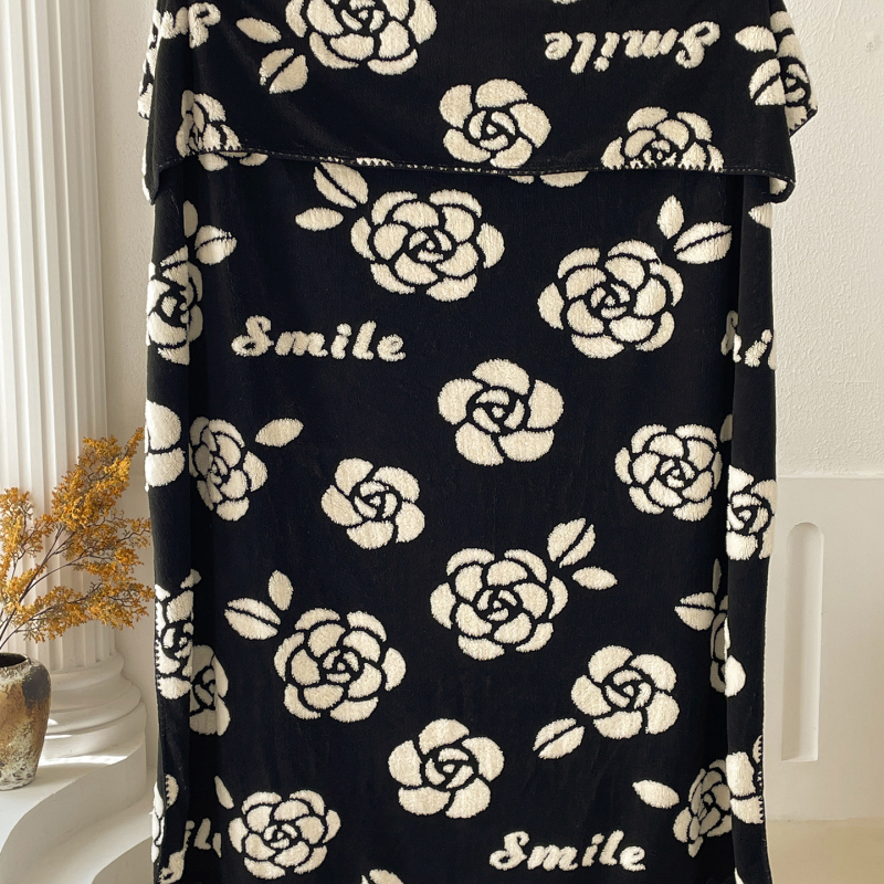 Одеяло от коралов флийс, геометричен модел, за зимно ползване, тегло 1000 г, свиване 2–5%