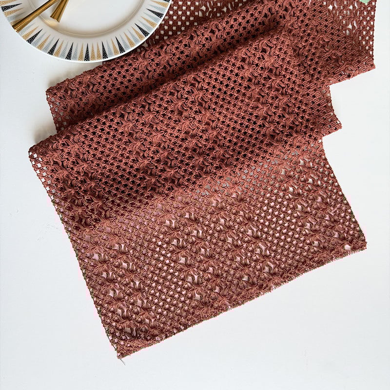 Boheemlase stiili järgi õmmeldud laualipp koos fringinguga, 60% polüester, 40% jute, triibuline/karode muster, pulmateema