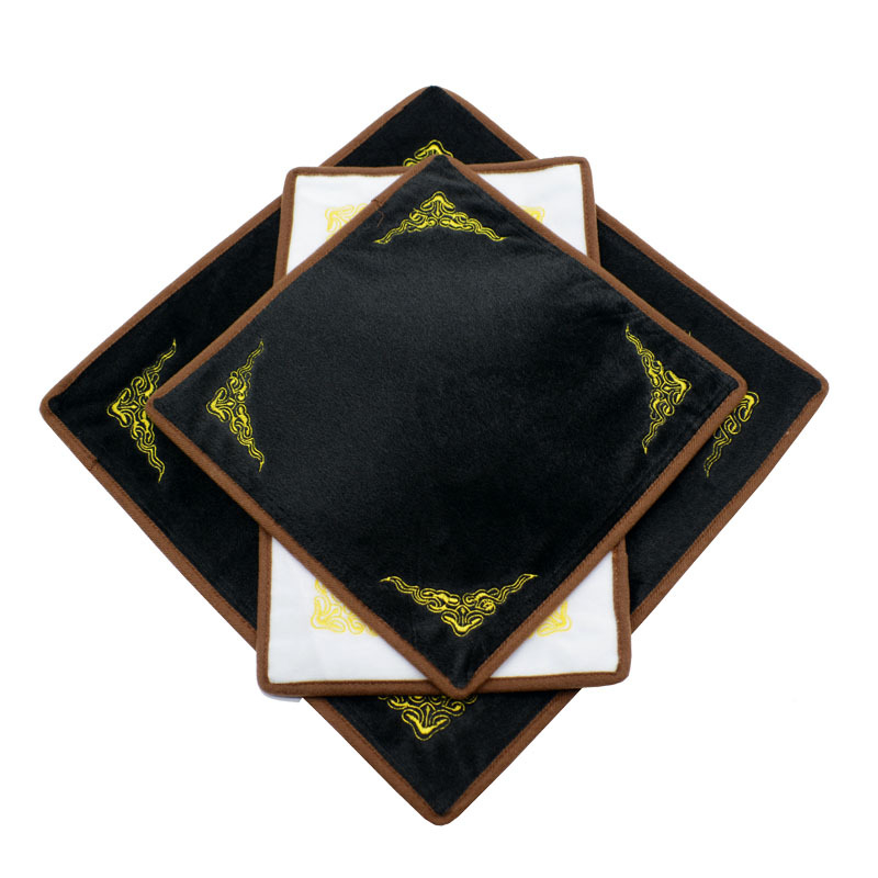 Viengabala rotaslietu demonstrācijas audums, plakanā stila, flaneles un citi materiāli, šuvju salikšana, pavasaris 2023