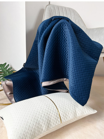 Plava luksuzna deka za hotele i hostele, jednostavan i modern stil (Kod Fs75675995674998; Marka Other; Tip deke: Drugo; Materijal: Drugo; Segment posteljine: Ostale deke i fleece deke)