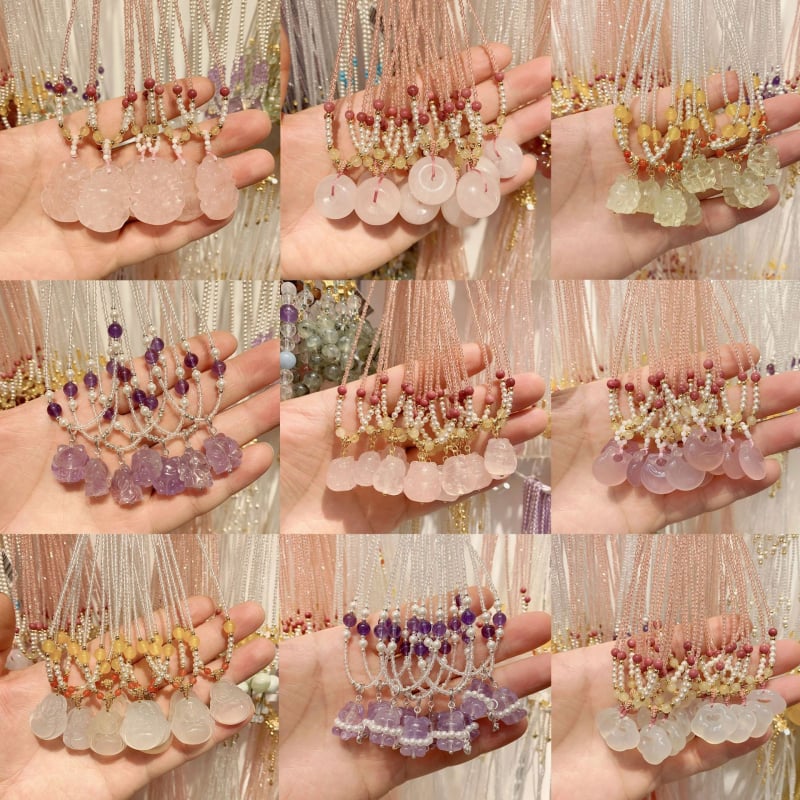 Ametiszt kristály nyaklánc, kézzel készített, szabályos lánc, medál állat-zodiákus formája, tavasz 2025.