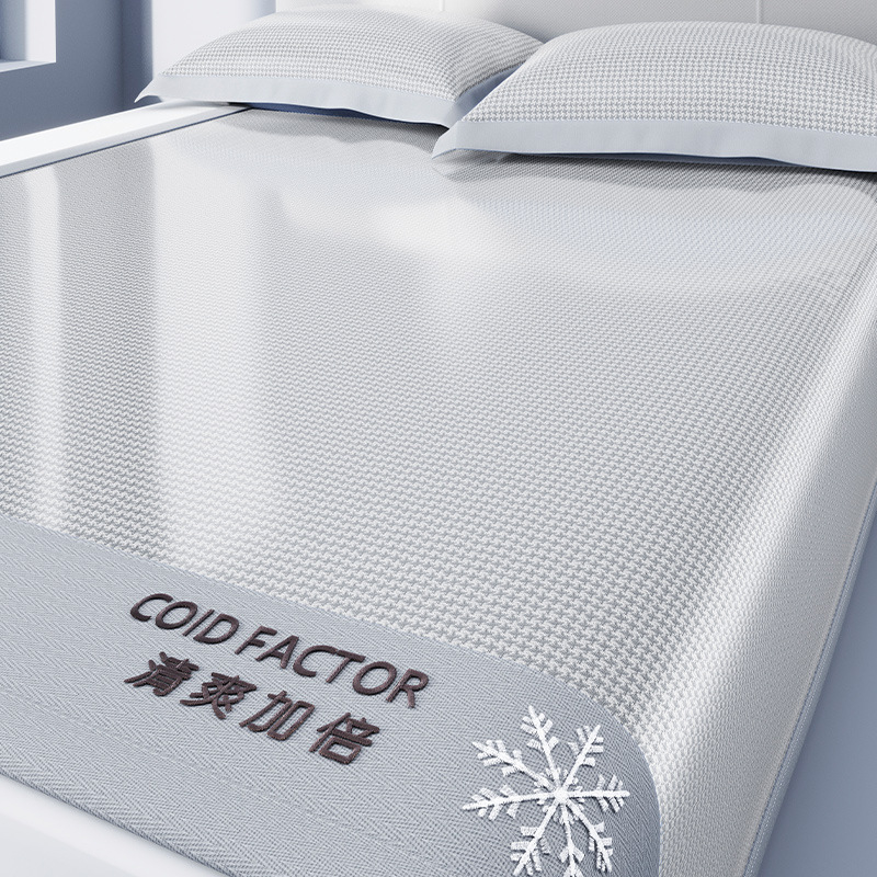 Antibakteriaalne jääsilk mattide komplekt, ema ja lapse klass, kokkupandav, masinaga pestav, tikitud