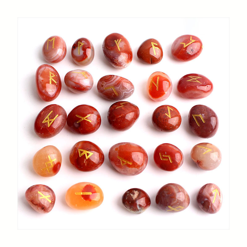 Prirodni kristalni runični kamen sa nordijskim natpisom, ručno izrezbaren rekvizit (Materijal: titanij kristal; Kategorija: kristalni sirovi kamen; Stil: moderni minimalizam; Pakiranje: karton)