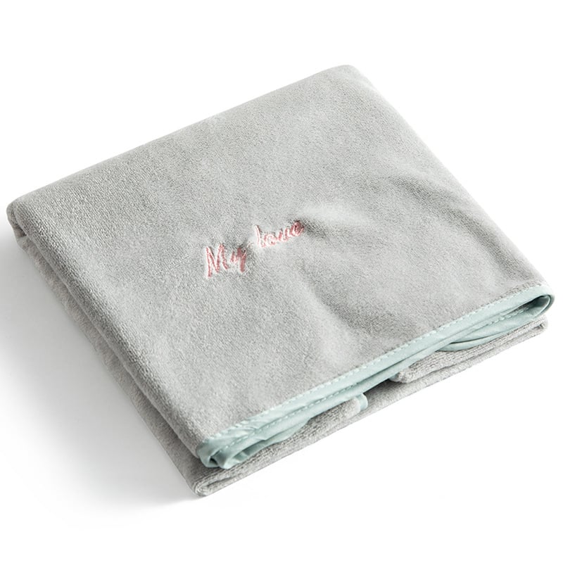 Микрофибърна кърпа за лице с бродирано лого, 130 g/m², полиестерово влакно, бродиране и подгъв