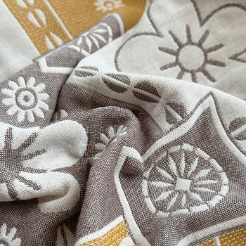 Kupaći ručnik od 100% pamuka s jacquard uzorkom, resice, težina 400–500 g, višenamjensko pokrivalo za rame