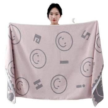 Vannas dvielis no 100% kokvilnas, mīksts un absorbejošs, biezināts ar drukāto rakstu, 150D šķiedras, svars 500 g vai vairāk