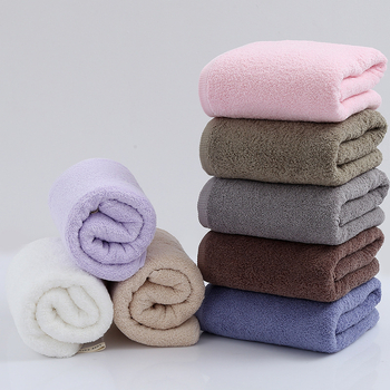 Fürdőlepedő, hosszú szálú pamut, 32s fonal, sima szövés, 120–140 g