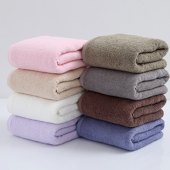 Fürdőlepedő, hosszú szálú pamut, 32s fonal, sima szövés, 120–140 g