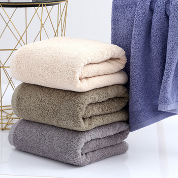 Fürdőlepedő, hosszú szálú pamut, 32s fonal, sima szövés, 120–140 g