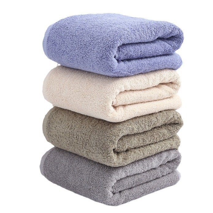 Fürdőlepedő, hosszú szálú pamut, 32s fonal, sima szövés, 120–140 g