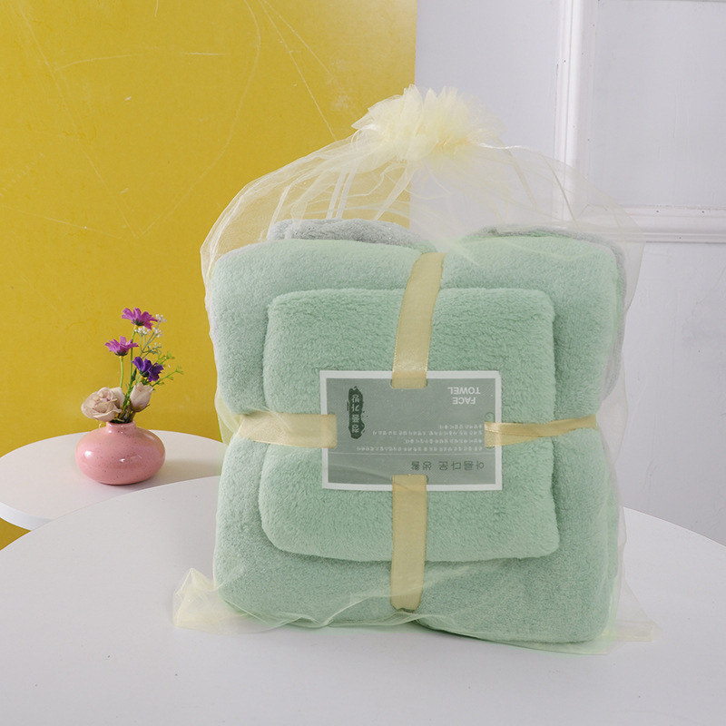 Anya- és gyerek törölközőkészlet korall-flízzel, vastag és puha, nedvszívó, szálmentes, ajándékdobozban (230 g/m², egyszerű szövés, logónyomtatás lehetséges).