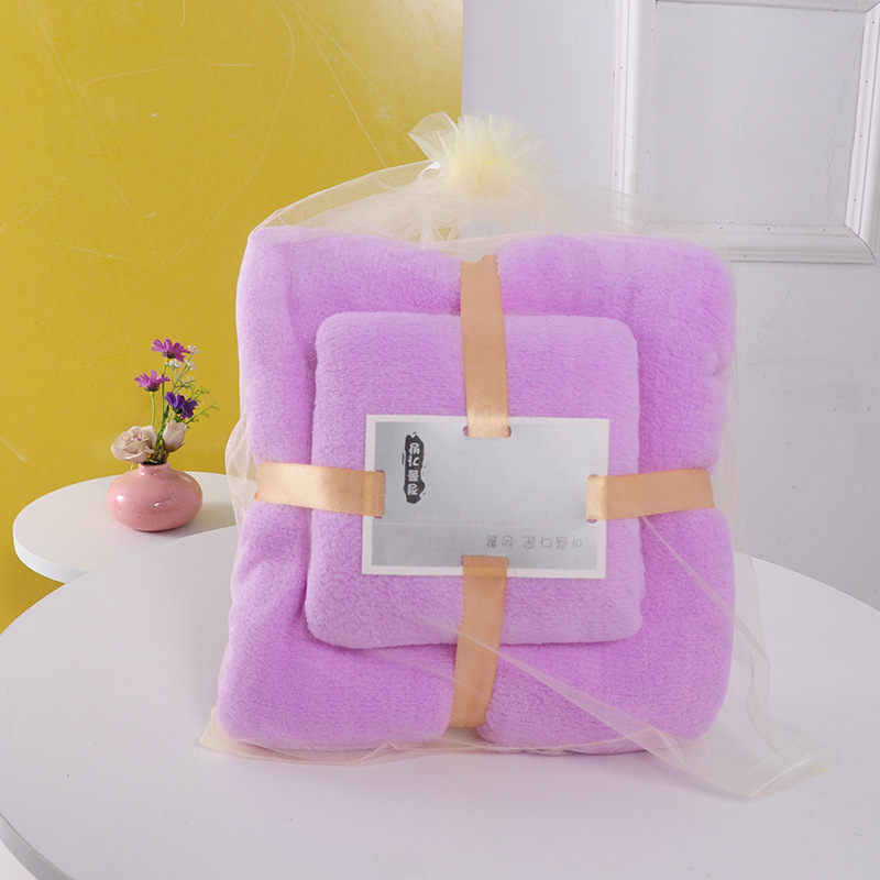 Anya- és gyerek törölközőkészlet korall-flízzel, vastag és puha, nedvszívó, szálmentes, ajándékdobozban (230 g/m², egyszerű szövés, logónyomtatás lehetséges).