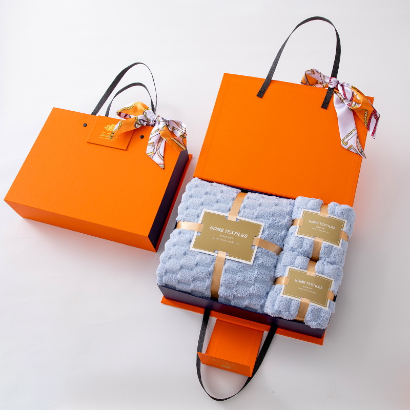 Chenyi Coral Fleece törölközők ajándékdobozban — három darabos készlet, nedvszívó fürdő- és testtörölközők, ajándékdobozos csomagolás, logó nyomtatása elérhető