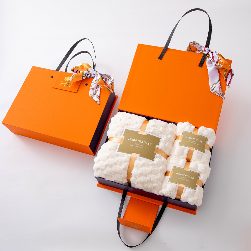 Chenyi Coral Fleece törölközők ajándékdobozban — három darabos készlet, nedvszívó fürdő- és testtörölközők, ajándékdobozos csomagolás, logó nyomtatása elérhető
