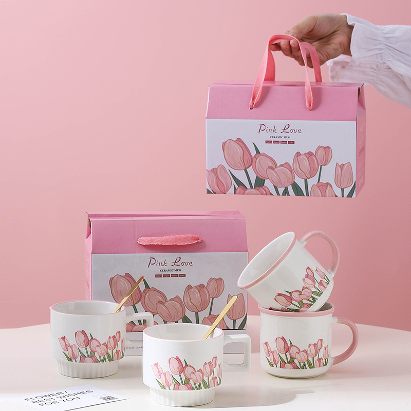 Tulip keraminis puodelis su šaukšteliu – dviejų puodelių rinkinys dovanų dėžutėje su logotipu kaip suvenyras