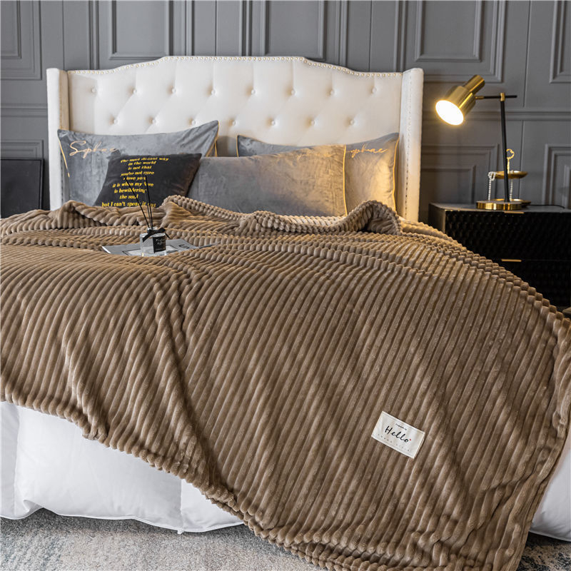 Tejplüss pléd, 5000 g+ súlyú, tavasz-őszi szezonra, modern minimalista stílus, kémiai rostból készült takaró