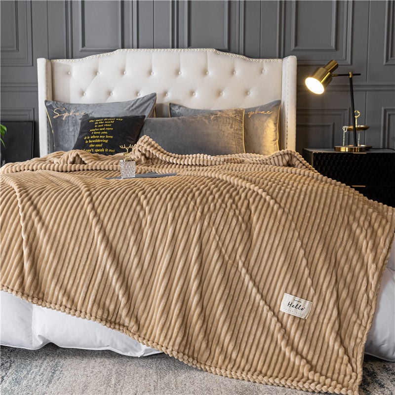 Tejplüss pléd, 5000 g+ súlyú, tavasz-őszi szezonra, modern minimalista stílus, kémiai rostból készült takaró