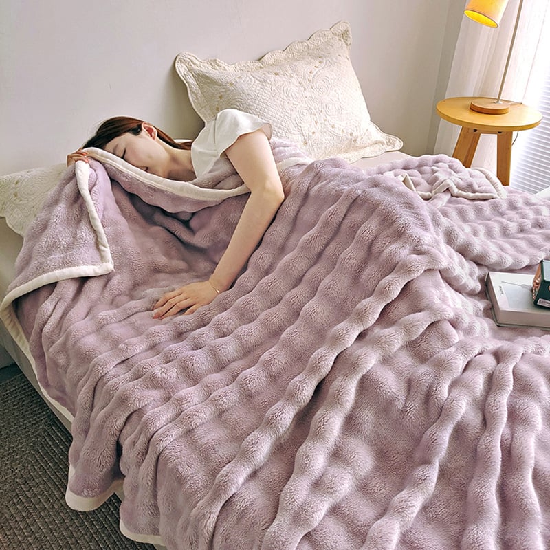 Плюшено зайче одеяло — под 300 г, за всички сезони, модерен минималистичен стил