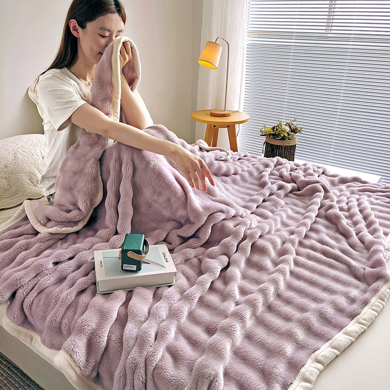 Плюшено зайче одеяло — под 300 г, за всички сезони, модерен минималистичен стил