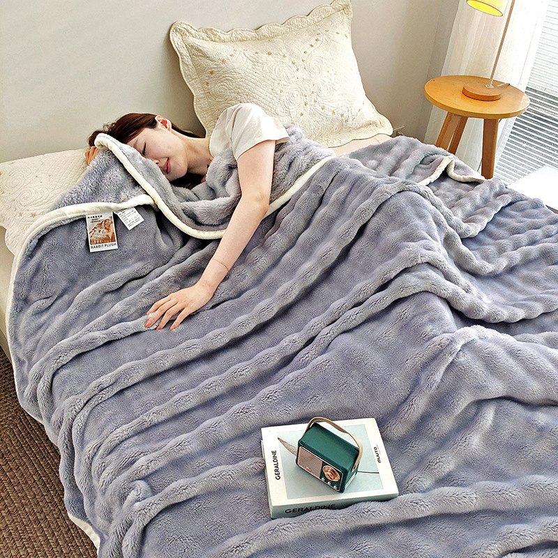 Плюшено зайче одеяло — под 300 г, за всички сезони, модерен минималистичен стил