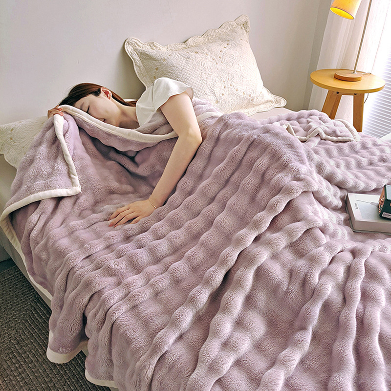 Плюшено зайче одеяло — под 300 г, за всички сезони, модерен минималистичен стил