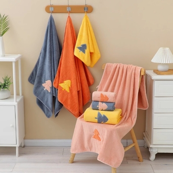 Cleansing Coral Velvet set ručnika: za tijelo i lice, 4 komada, 150D vlakno, prošiveno i obrubljeno, svaki 80–100 g