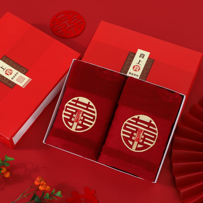 Сватбени кърпи двойка – марка Looking for Snow; Реактивно печатане и боядисване; Прежда: Ply; Процес: бродерия, жакард; Тегло: 100–120 g