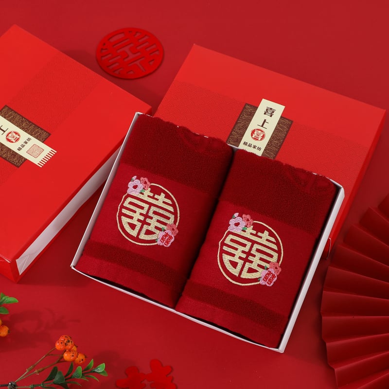 Сватбени кърпи двойка – марка Looking for Snow; Реактивно печатане и боядисване; Прежда: Ply; Процес: бродерия, жакард; Тегло: 100–120 g