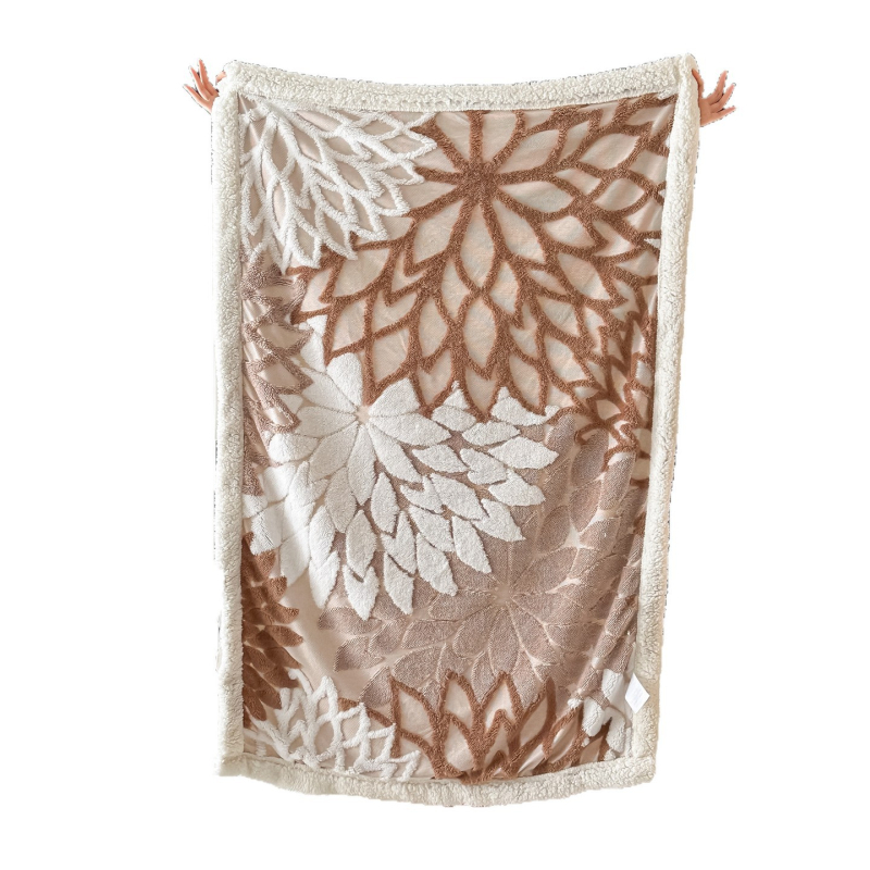 Полиестерно одеяло, леко под 300 г, флорален мотив, модерен минималистичен стил, флис от едната страна