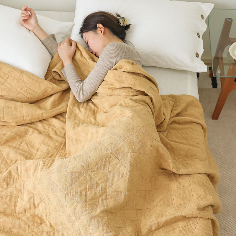 Лятно памучно одеяло - едноцветно, опростен и модерен стил, тип одеяла: друго, материал на тъканта: друго