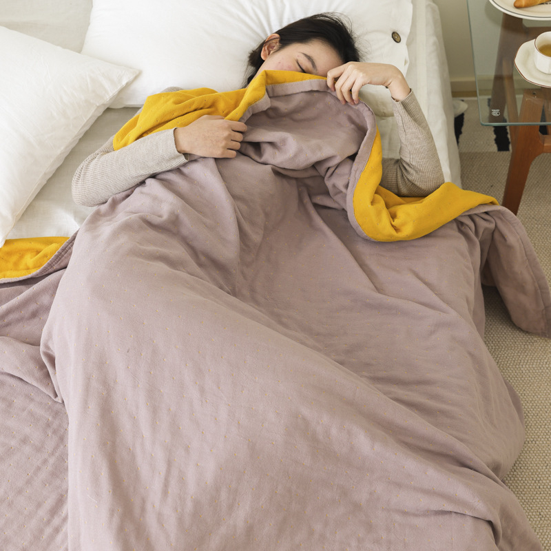 Лятно памучно одеяло - едноцветно, опростен и модерен стил, тип одеяла: друго, материал на тъканта: друго