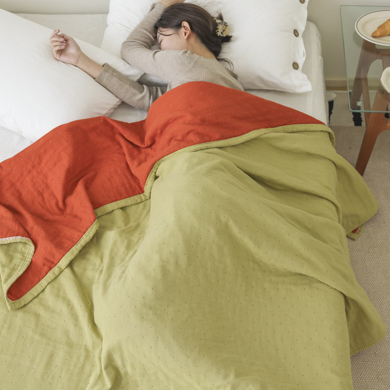 Лятно памучно одеяло - едноцветно, опростен и модерен стил, тип одеяла: друго, материал на тъканта: друго