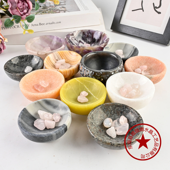 Geomeetriline kristallist säilituskauss, poleeritud looduslikud kristallid, moodsalt minimalistlik disain, demagnetiseerimise puhastus