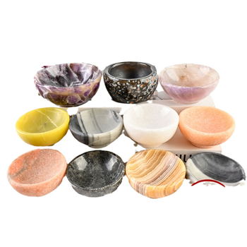 Geomeetriline kristallist säilituskauss, poleeritud looduslikud kristallid, moodsalt minimalistlik disain, demagnetiseerimise puhastus