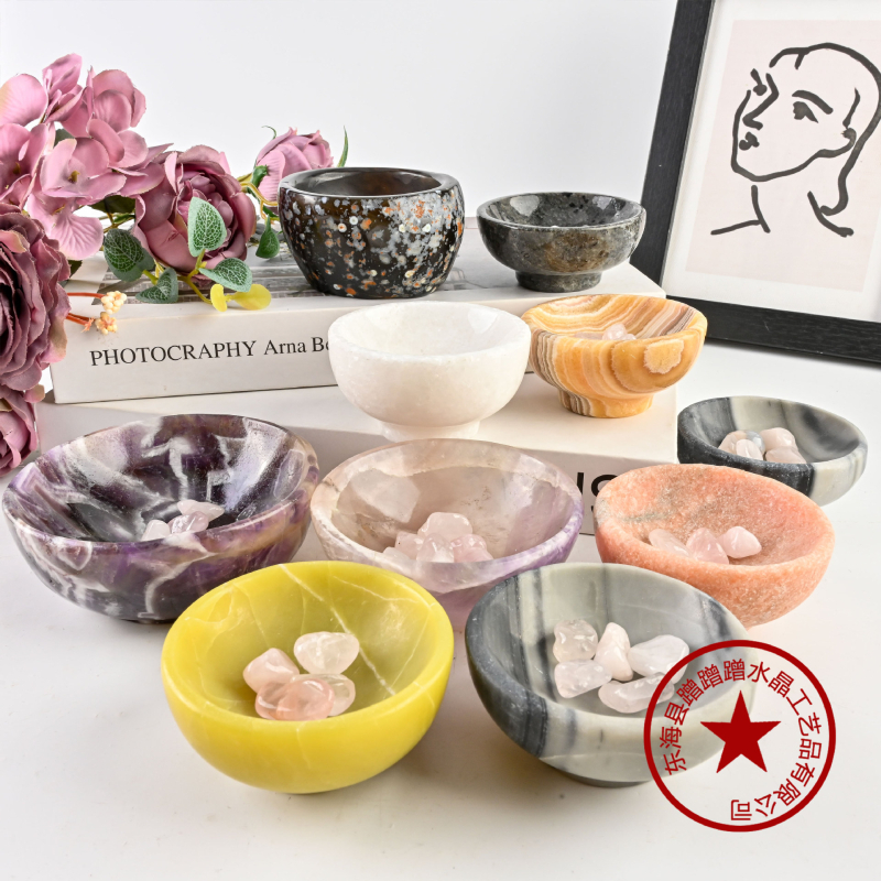 Geometriska kristāla uzglabāšanas trauciņš, pulēti dabiskie kristāli, mūsdienīgs minimālisma dizains, demagnetizācijas attīrīšana