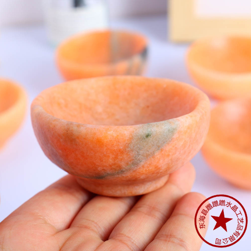 Geomeetriline kristallist säilituskauss, poleeritud looduslikud kristallid, moodsalt minimalistlik disain, demagnetiseerimise puhastus