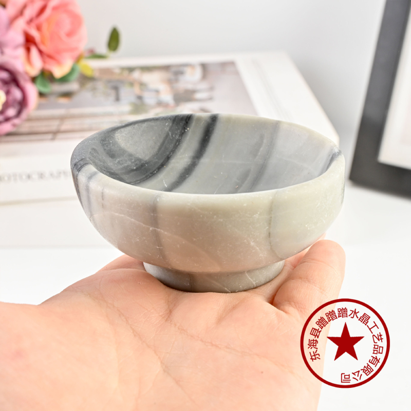 Geomeetriline kristallist säilituskauss, poleeritud looduslikud kristallid, moodsalt minimalistlik disain, demagnetiseerimise puhastus